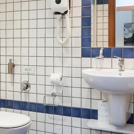Almes Apartmán *
