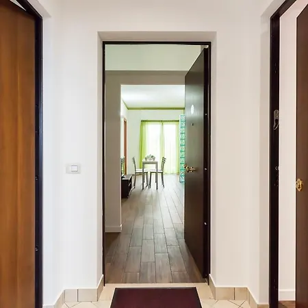 Almes Apartment Rome